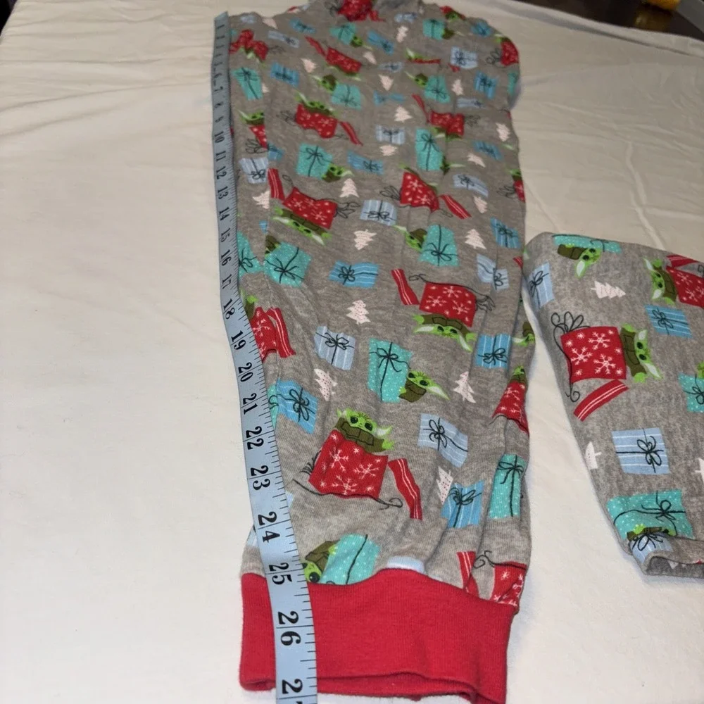 Star Wars Baby Yoda Christmas Sweater‎ Size Small, Two Piece